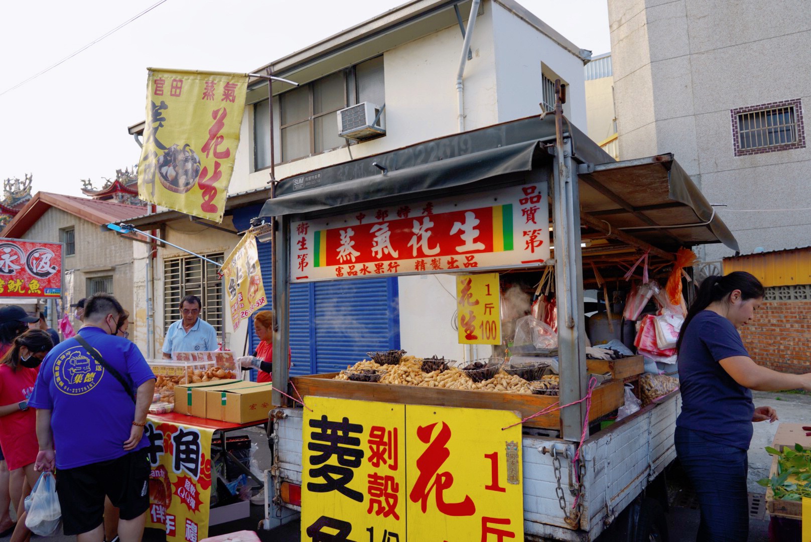 傳統夜市,臺灣夜市,地瓜球,夜市小吃,封街夜市,廟口小吃,後龍夜市,後龍美食,排骨酥,熱炒,苗栗景點,豆乳雞,雞排