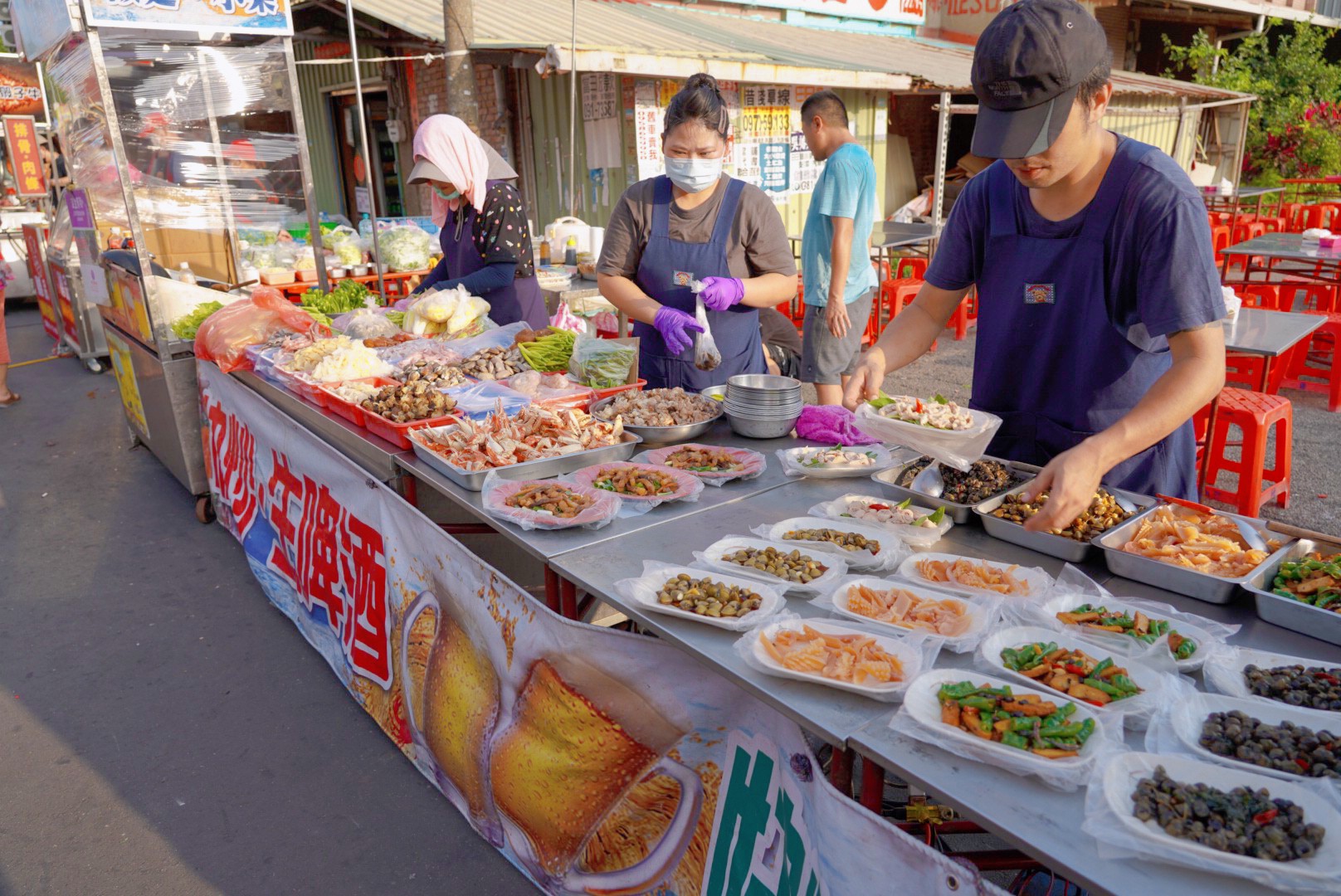 傳統夜市,臺灣夜市,地瓜球,夜市小吃,封街夜市,廟口小吃,後龍夜市,後龍美食,排骨酥,熱炒,苗栗景點,豆乳雞,雞排