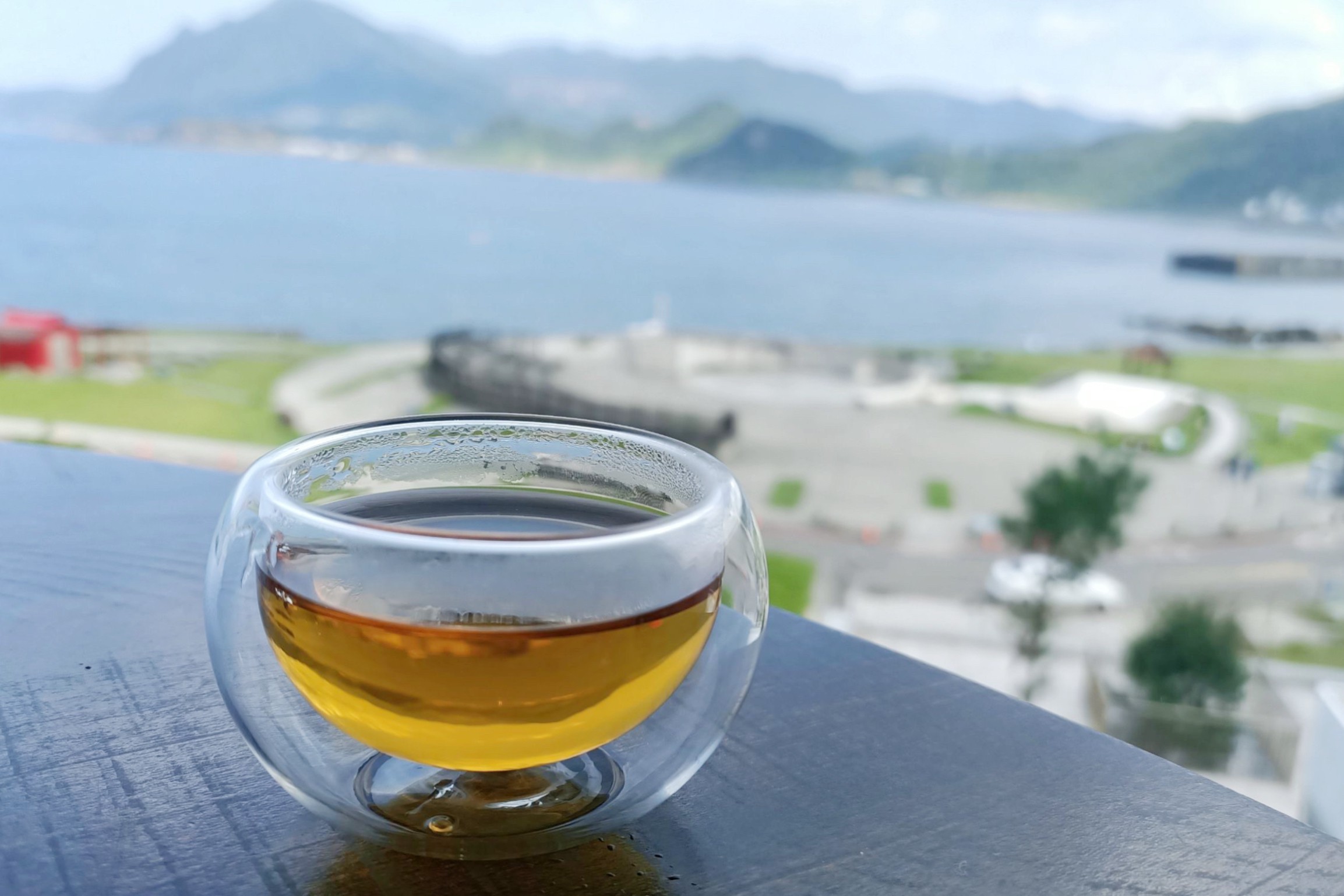 小隱茶庵,基隆景點,飄浮咖啡,漂浮茶室,八斗子,下午茶,茶點,泡茶,甘蔗青茶,懸浮咖啡