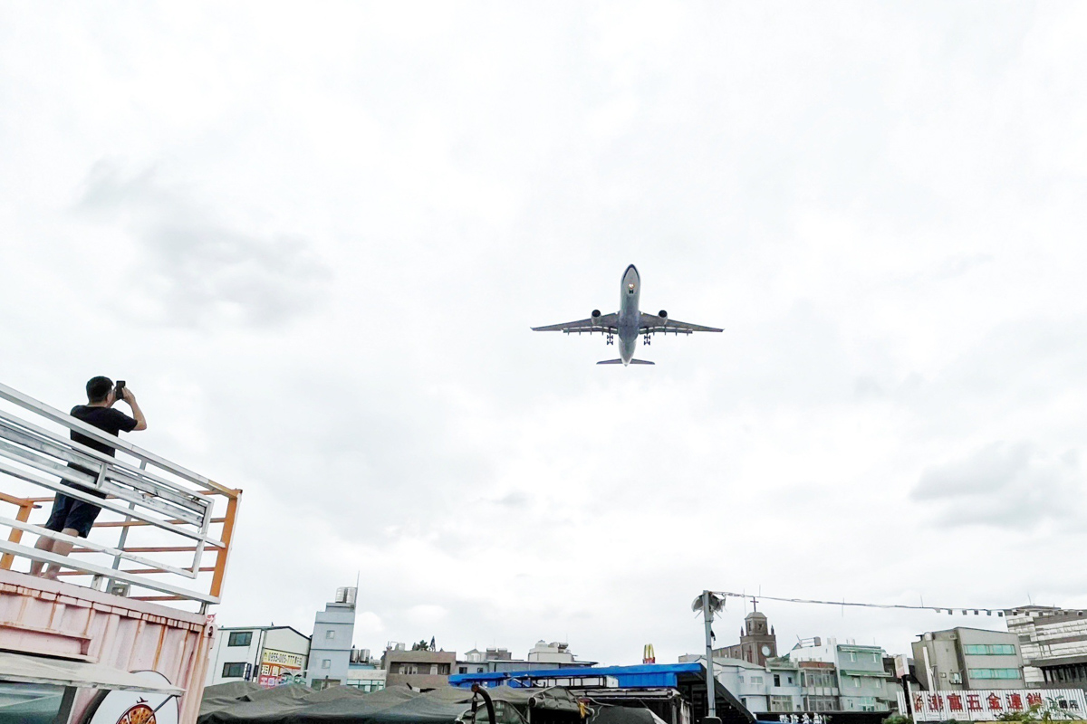 路邊攤飛機窯烤披薩