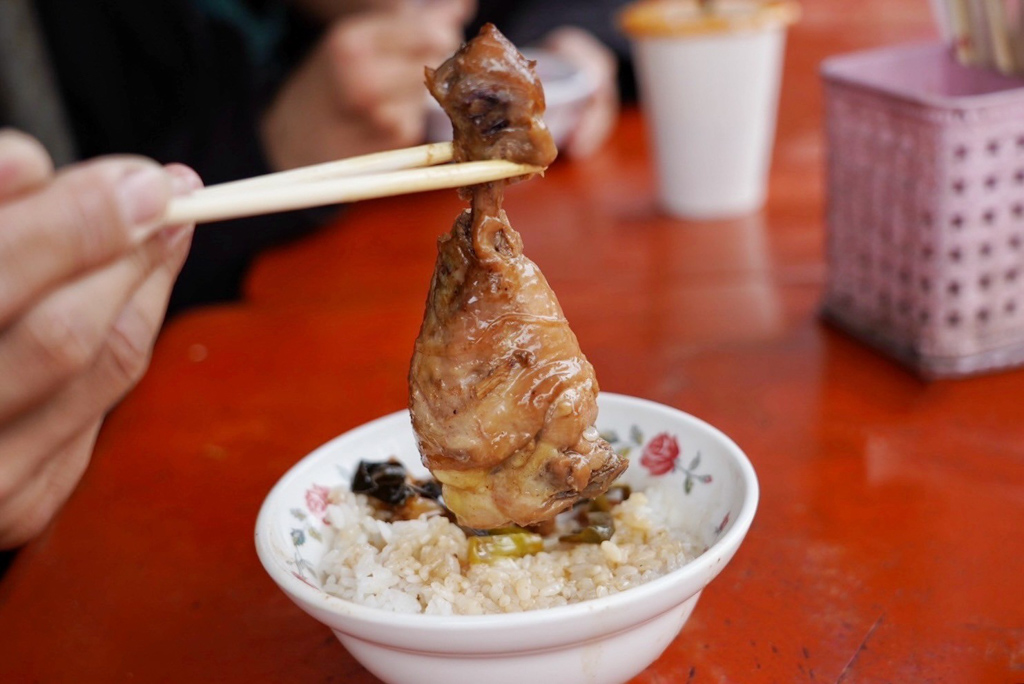 東麻油雞腿